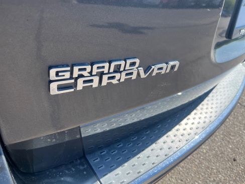 Used 2012 Dodge Grand Caravan SXT FWD image 24