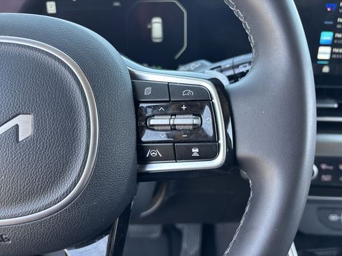 Certified 2026 Kia Carnival SX w/ SX Dark Edition Package FWD image 27