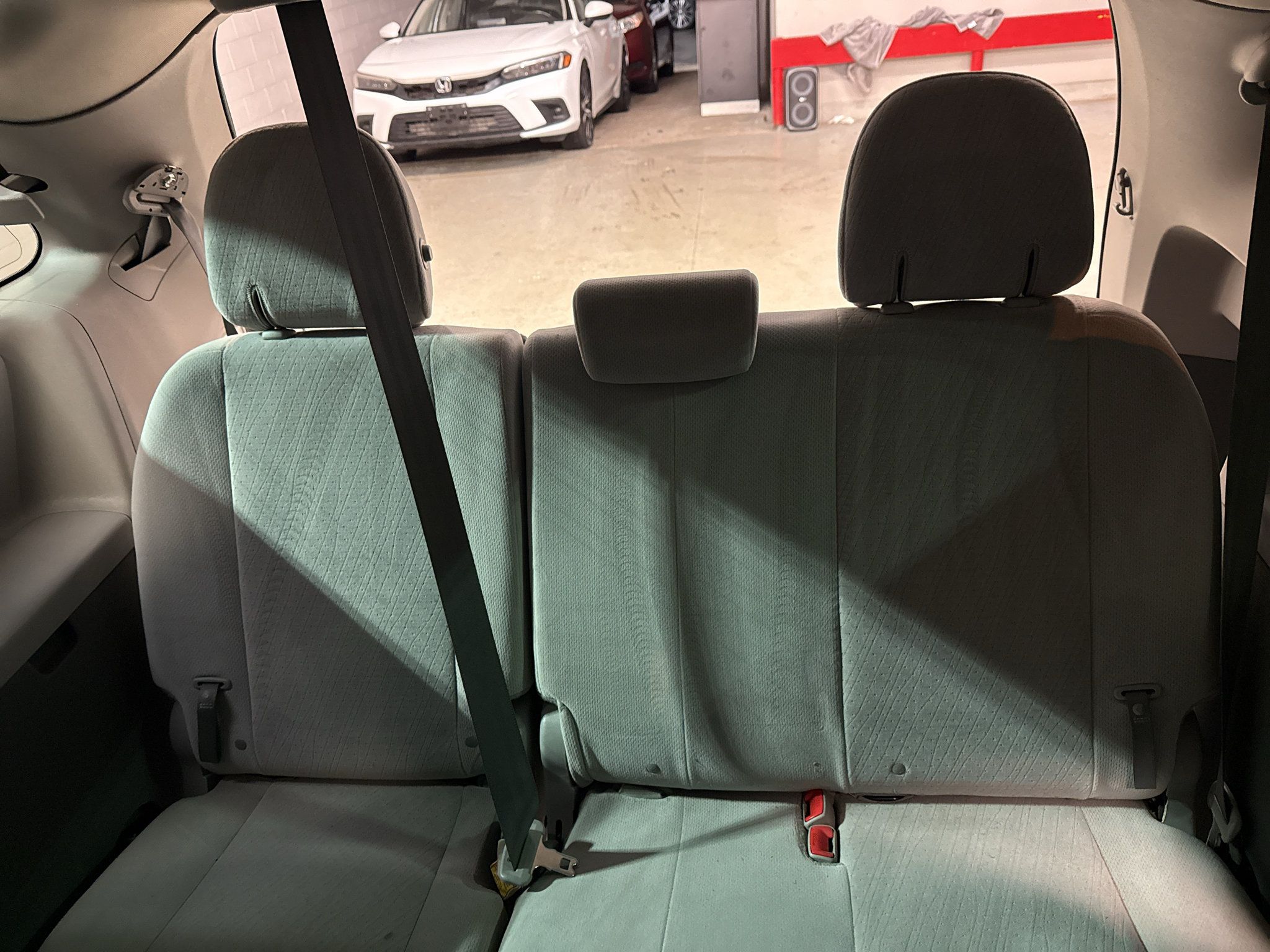 Used 2015 Toyota Sienna LE FWD image 29