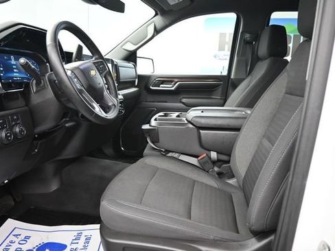 Used 2023 Chevrolet Silverado 1500 LT AWD/4WD image 11