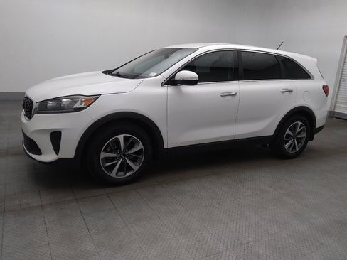 Used 2020 Kia Sorento LX image 2