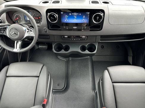 New 2026 Mercedes-Benz Sprinter 2500 image 12