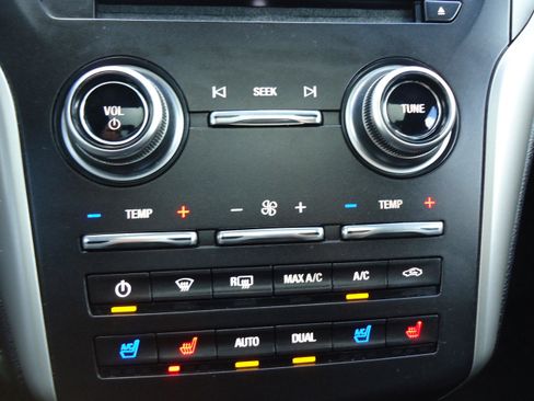 Used 2019 Lincoln MKC Reserve w/ MKC Climate Package image 19