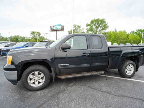Used 2011 GMC Sierra 1500 SLE w/ Power Tech Package AWD/4WD image 3