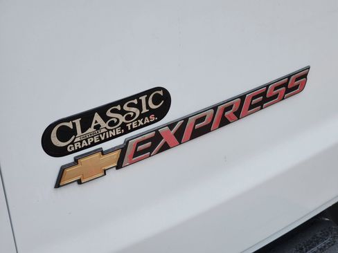 New 2025 Chevrolet Express 3500 LS w/ Chrome Appearance Package image 12
