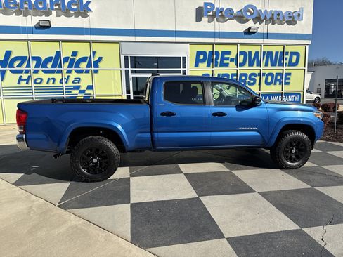 Used 2017 Toyota Tacoma SR5 w/ Tow Package image 11
