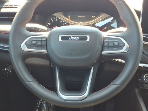 Used 2023 Jeep Compass Trailhawk w/ Trailhawk Convenience Group AWD/4WD image 17