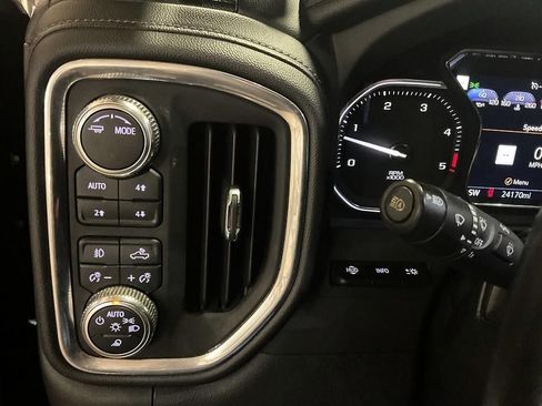 Used 2023 GMC Sierra 2500 Denali w/ Denali Ultimate Package AWD/4WD image 24