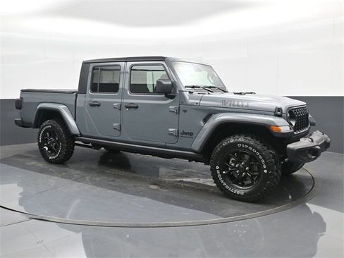 Used 2024 Jeep Gladiator Sport image 6