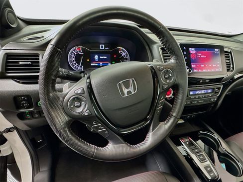 Used 2023 Honda Ridgeline Black Edition image 9