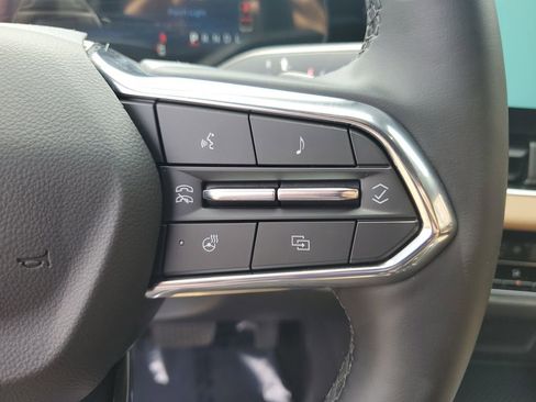 Used 2025 Chevrolet Equinox ACTIV FWD image 31