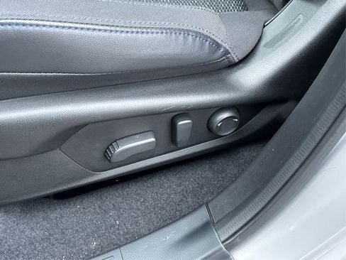 Used 2025 Subaru Forester Premium AWD/4WD image 33