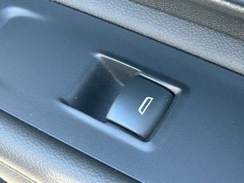 Used 2023 GMC Terrain SLE image 33