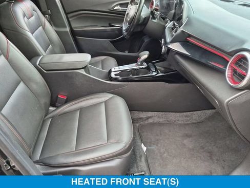 Used 2024 Chevrolet Trax RS w/ Sunroof Package FWD image 32