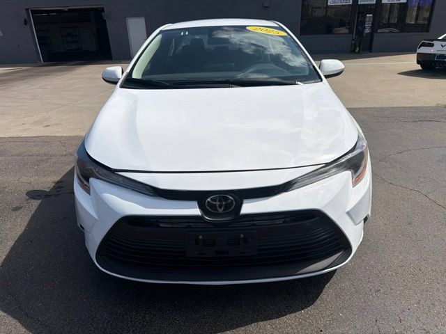 Used 2025 Toyota Corolla LE FWD image 2