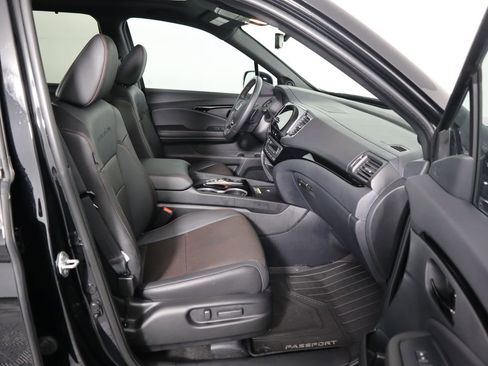 Certified 2024 Honda Passport Black Edition image 21