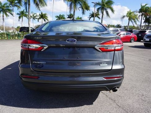 Used 2020 Ford Fusion SE image 28