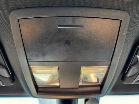 Used 2017 Dodge Challenger SXT image 34