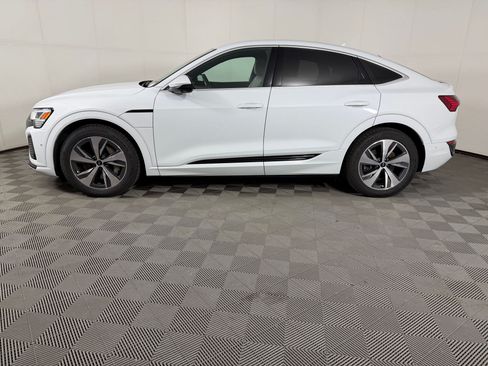 Used 2024 Audi Q8 e-tron Premium Plus w/ Premium Plus Package AWD/4WD image 2