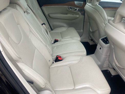 Used 2016 Volvo XC90 T8 Inscription w/ Vision Package image 12
