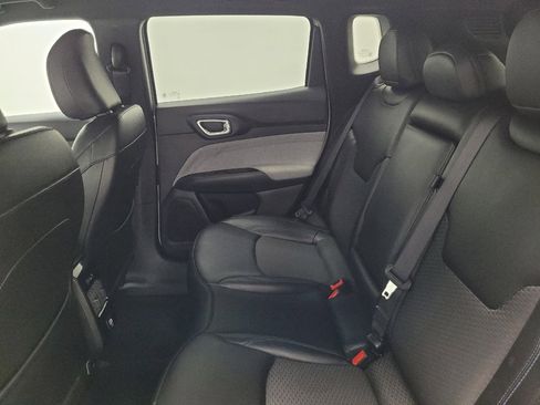 Used 2024 Jeep Compass Latitude image 18