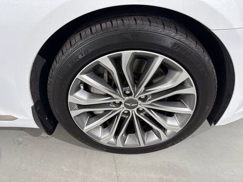 Used 2015 Hyundai Genesis 3.8 w/ Option Group 02 image 18