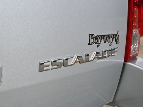 Used 2012 Cadillac Escalade Luxury RWD image 22