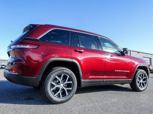 New 2025 Jeep Grand Cherokee Limited w/ Trailer Tow Package image 7