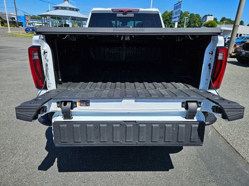 Used 2024 GMC Sierra 2500 Denali Ultimate w/ Max Trailering Package AWD/4WD image 12