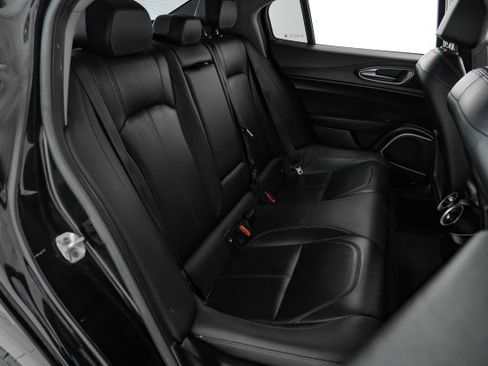 Used 2019 Alfa Romeo Giulia w/ Quick Order Package 22K Sport image 31