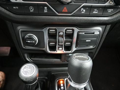 New 2026 Jeep Gladiator Sport AWD/4WD image 30