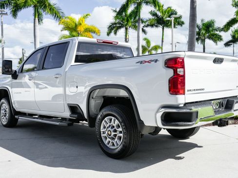 Used 2025 Chevrolet Silverado 2500 LT w/ Convenience Package image 24