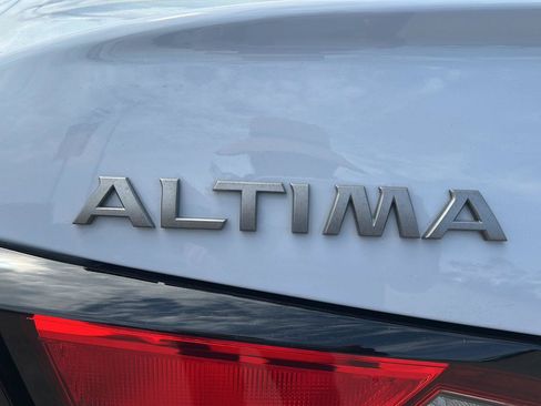 Used 2025 Nissan Altima 2.5 SR w/ SR Premium Package AWD/4WD image 35
