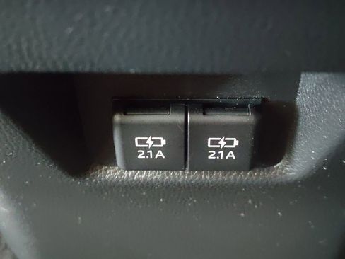 Used 2021 Toyota RAV4 Limited FWD image 35