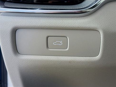 New 2026 Volvo V60 B5 Cross Country Plus w/ Climate Package image 10