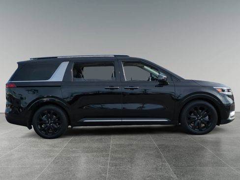 Used 2024 Kia Carnival SX Prestige image 6