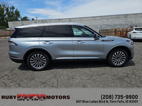 Used 2024 Lincoln Aviator Reserve AWD/4WD image 8