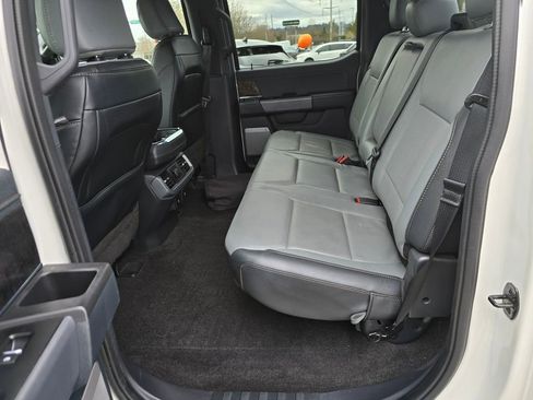 Used 2022 Ford F150 Lightning Lariat image 15