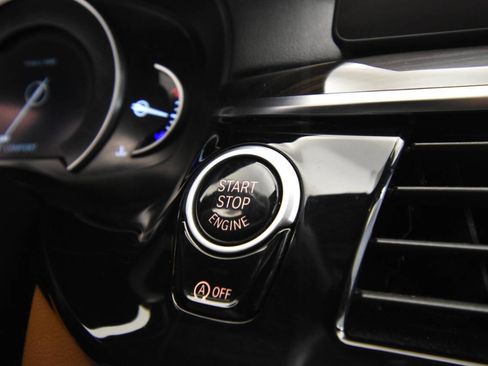 Used 2019 BMW M550i xDrive M550i xDrive AWD 4dr Sedan image 21