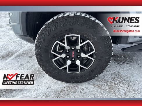 Used 2024 GMC Canyon AT4X image 14