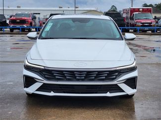 Used 2025 Hyundai Elantra SEL video 2