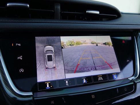 Used 2021 Cadillac XT6 Sport image 9