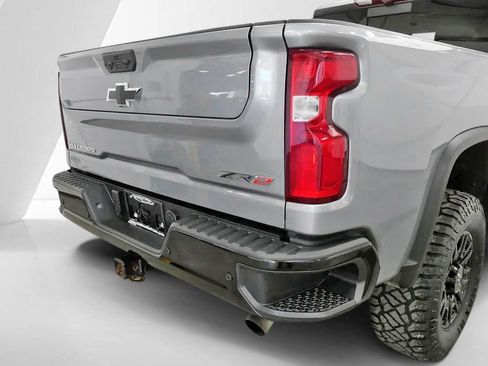 Used 2024 Chevrolet Silverado 2500 ZR2 w/ Technology Package AWD/4WD image 36