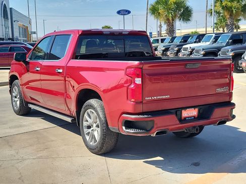 Used 2020 Chevrolet Silverado 1500 High Country w/ Technology Package AWD/4WD image 12