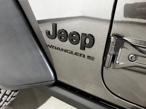 Used 2025 Jeep Wrangler Unlimited Sport AWD/4WD image 31