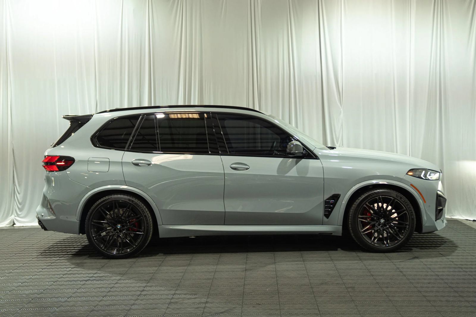 Used 2026 BMW X5 M Competition w/ Executive Package AWD/4WD image 5