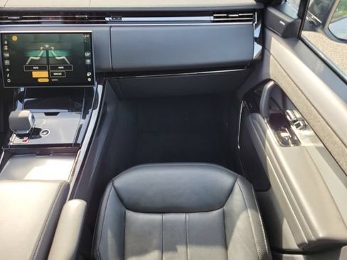 Used 2025 Land Rover Range Rover Sport SE AWD/4WD image 16