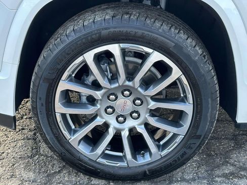 Used 2023 GMC Acadia Denali w/ Denali Ultimate Package image 9