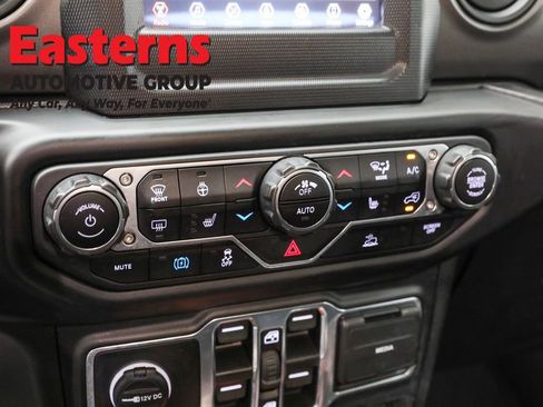 Used 2023 Jeep Wrangler Unlimited w/ Cold Weather Group image 20