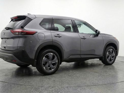 Used 2025 Nissan Rogue SV image 9